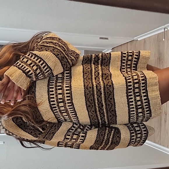 VTG |  Vintage Chunky Chenille Sweater - Picture 3 of 10